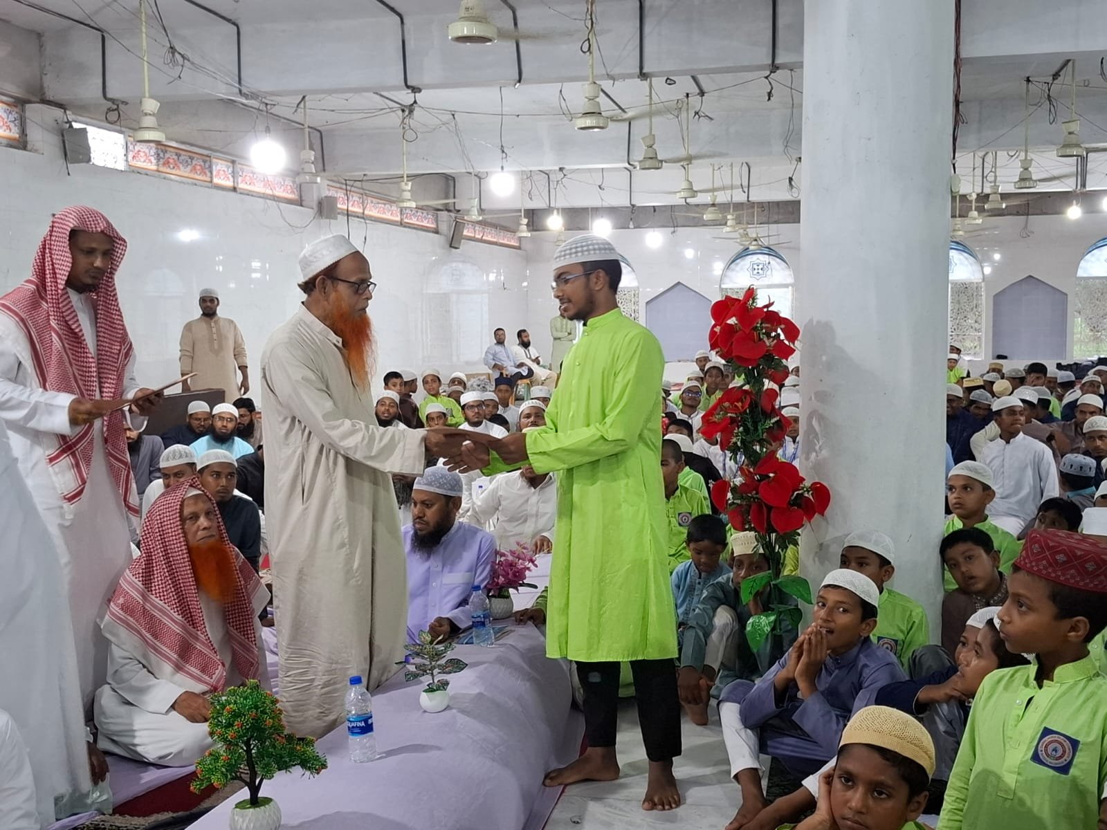 বাংলাদেশ জমিয়তে আহলে হাদিস, মদীনা ইসলামী বিশ্ববিদ্যালয় ও স‌ঊদী আরবের অন্যান্য বিশ্ববিদ্যালয়ের শাখা কর্তৃক আয়োজিত জাতীয় সাংস্কৃতিক প্রতিযোগিতায় স্বাগতিক দারুল হুদা ইসলামী কমপ্লেক্স ঝড় তুলেছে সাফল্যের মঞ্চে।